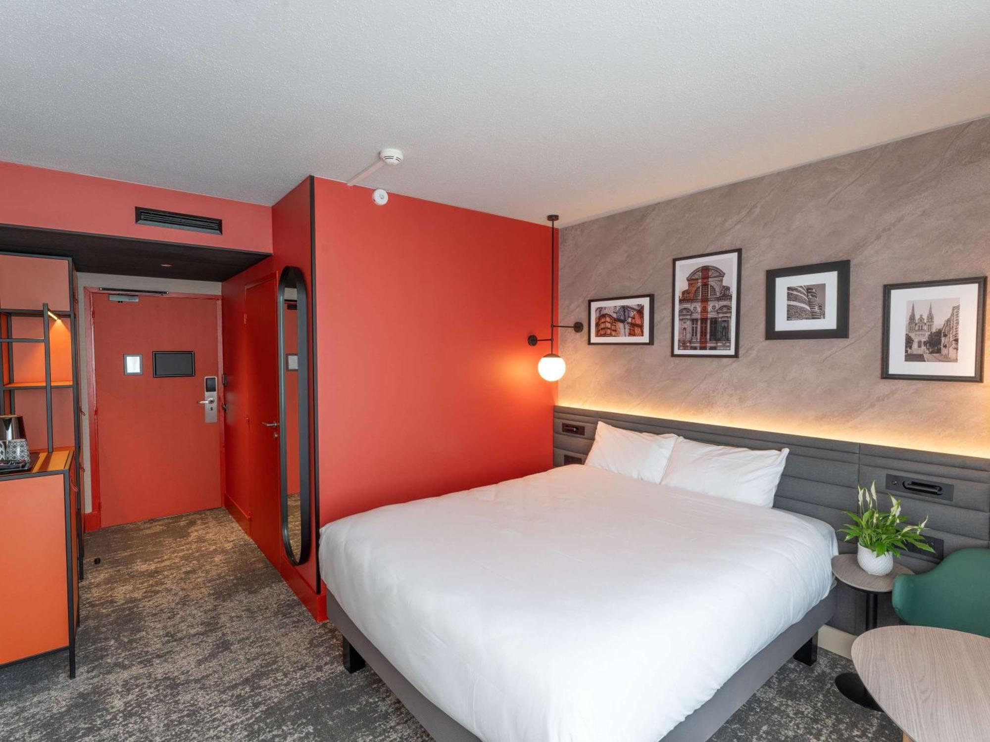 Novotel Angers Lac De Maine Exteriör bild