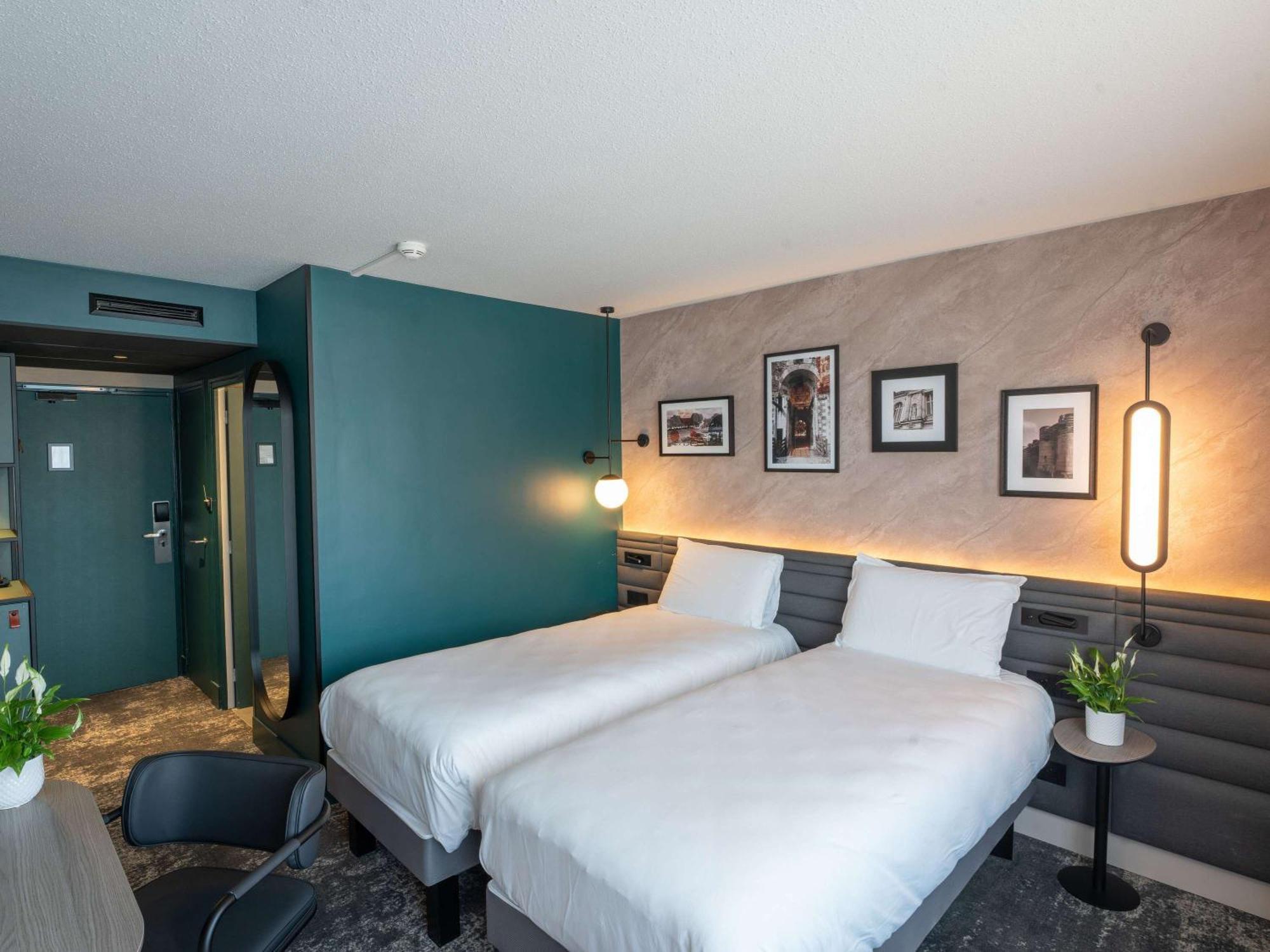 Novotel Angers Lac De Maine Exteriör bild