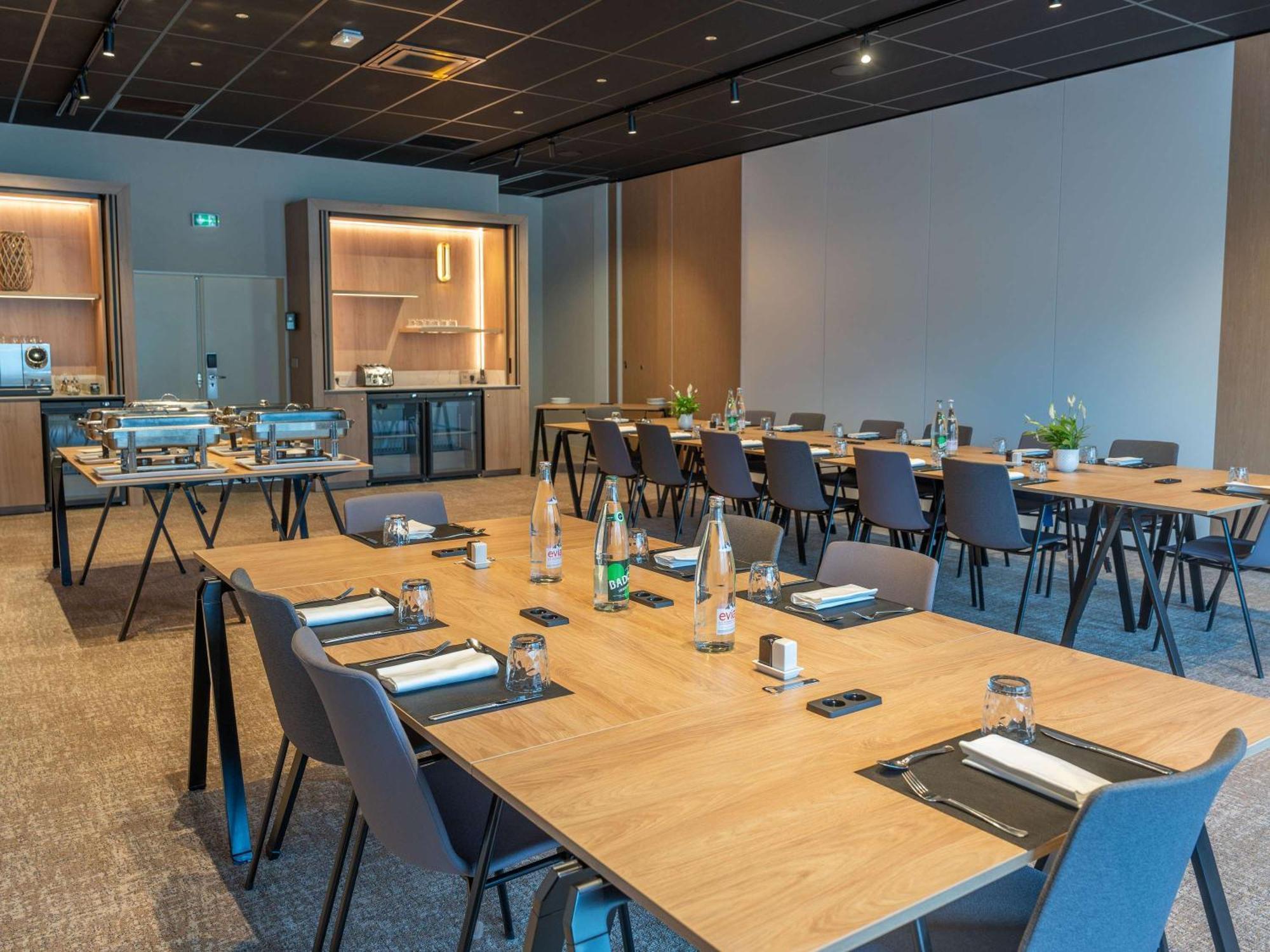 Novotel Angers Lac De Maine Exteriör bild